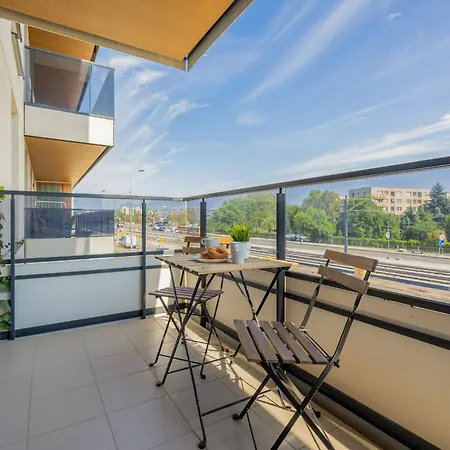 Apartment Parking & Biurko 2 Sypialnie By Renters Warsaw